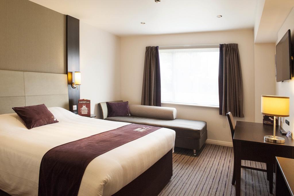 Premier Inn London Elstree / Borehamwood Habitación foto