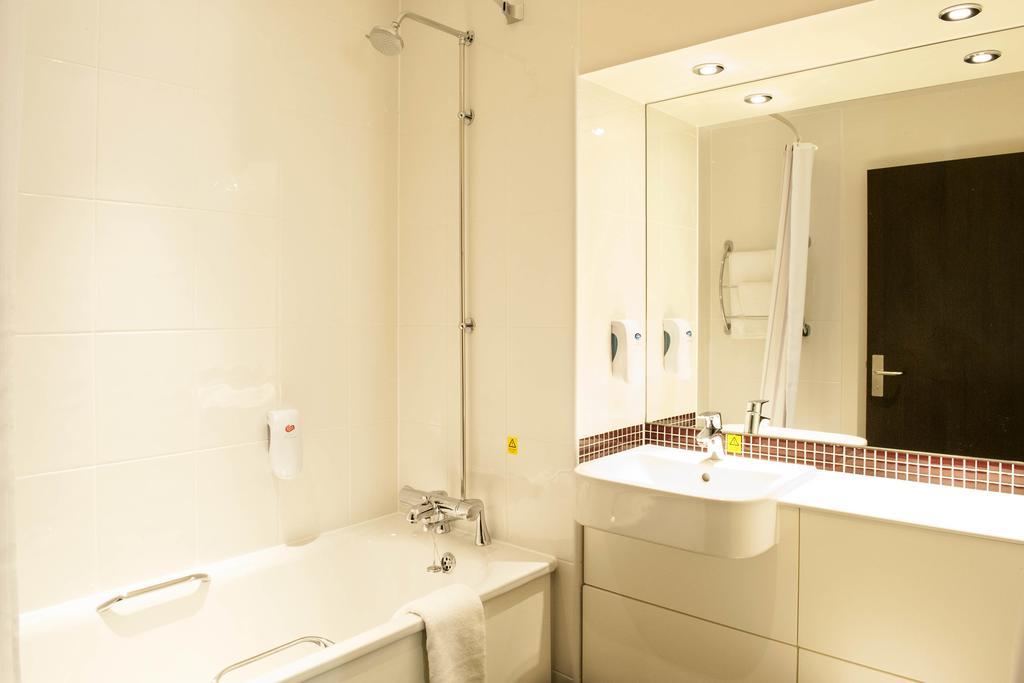 Premier Inn London Elstree / Borehamwood Habitación foto