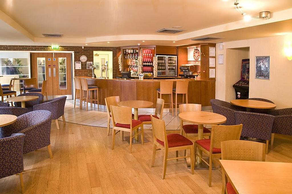 Premier Inn London Elstree / Borehamwood Exterior foto