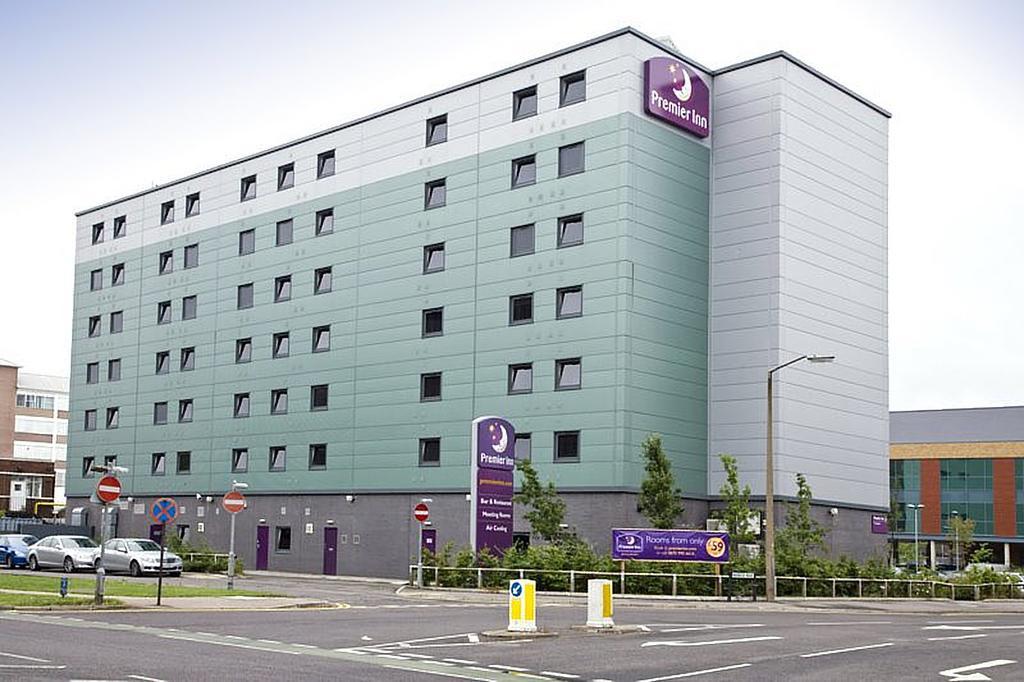 Premier Inn London Elstree / Borehamwood Exterior foto